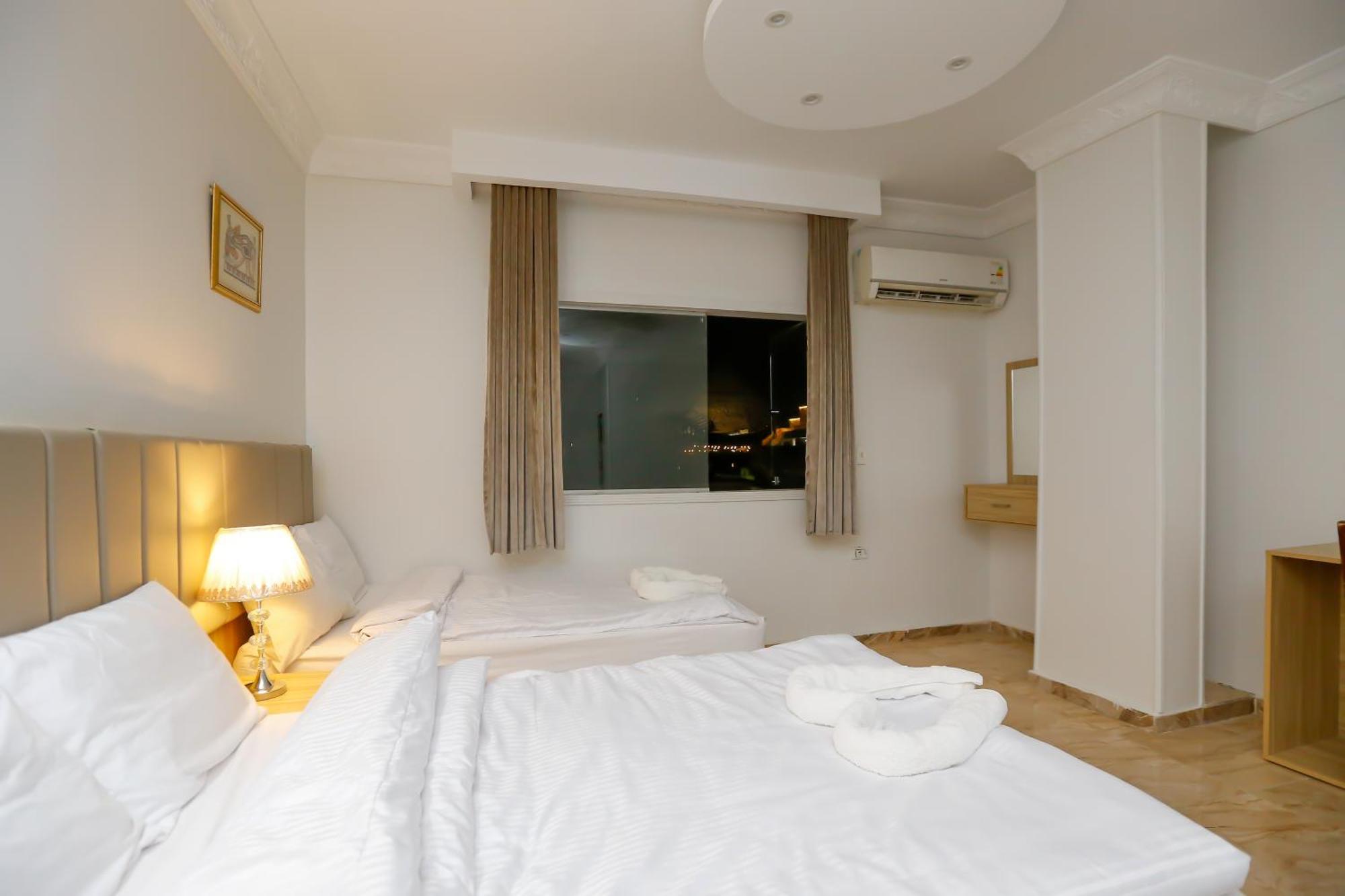 Pyramids Express View Hotel Kafrat al Jabal ภายนอก รูปภาพ