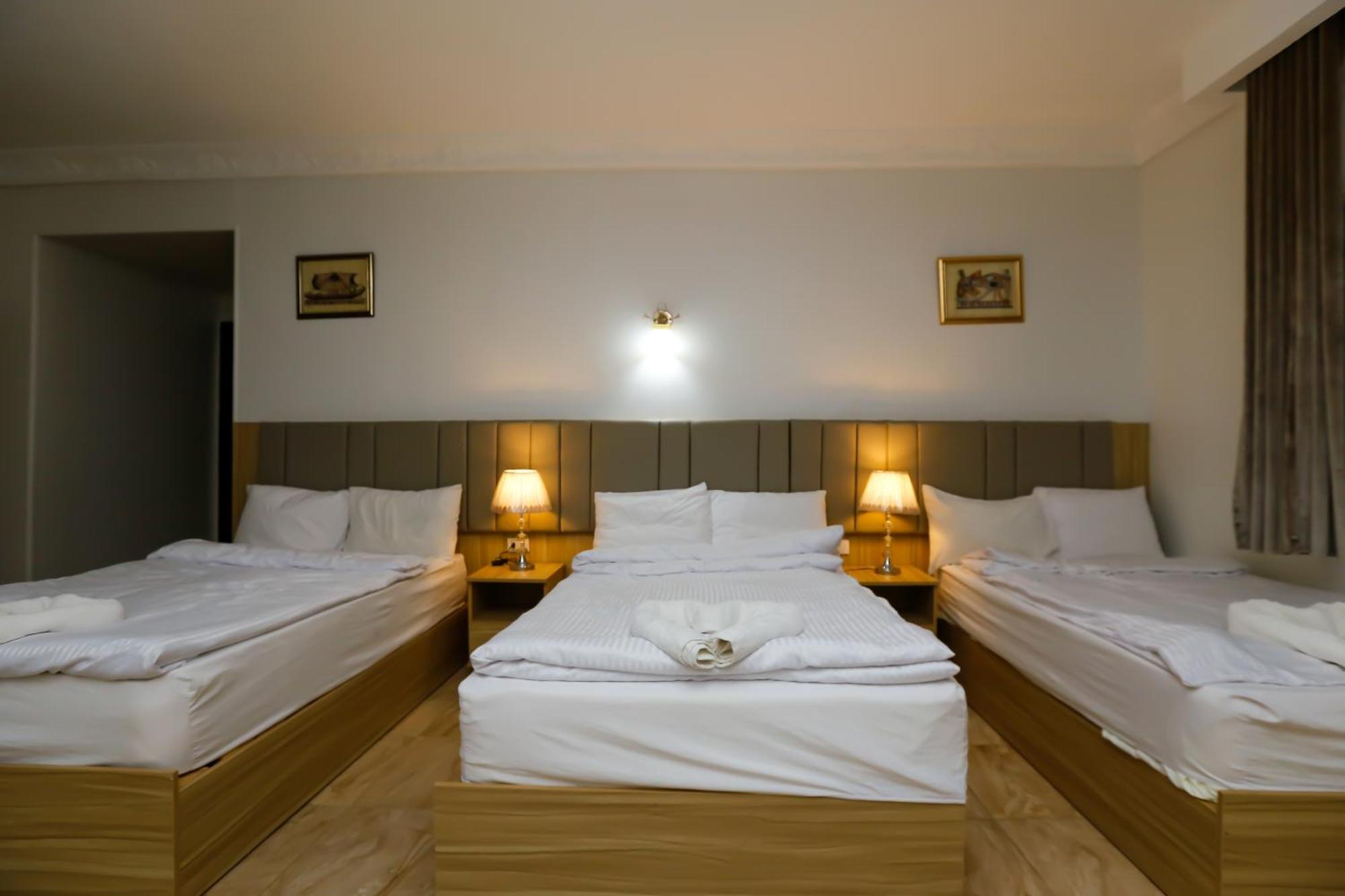 Pyramids Express View Hotel Kafrat al Jabal ภายนอก รูปภาพ
