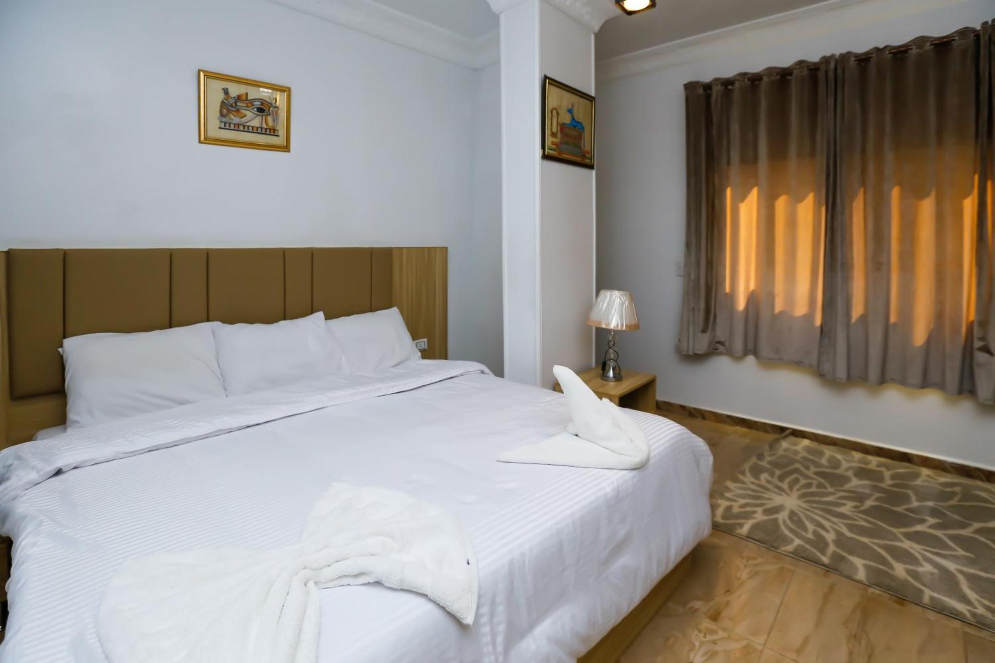 Pyramids Express View Hotel Kafrat al Jabal ภายนอก รูปภาพ