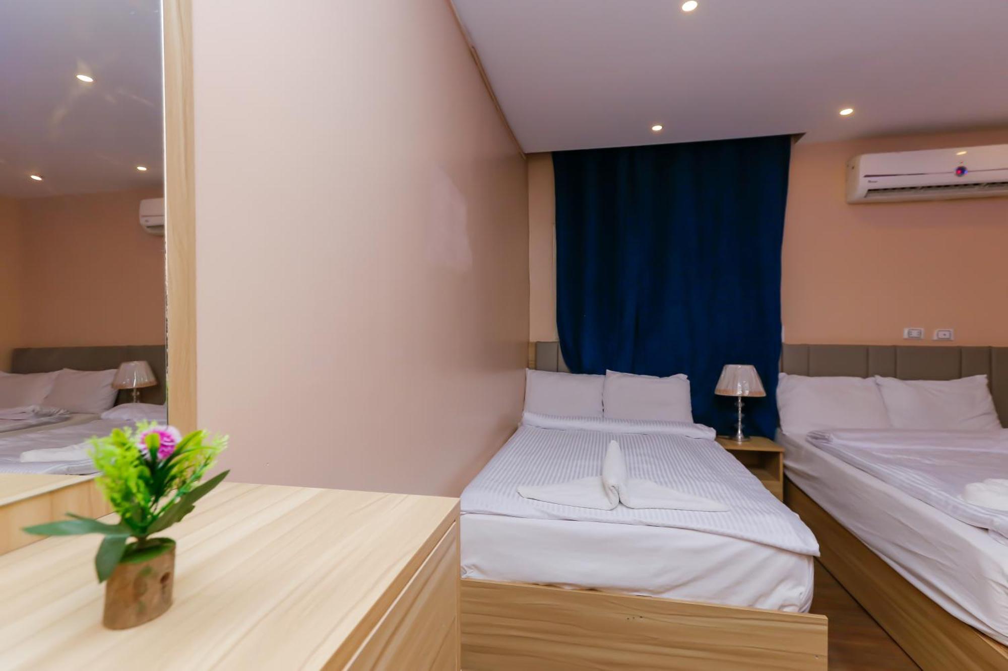 Pyramids Express View Hotel Kafrat al Jabal ภายนอก รูปภาพ