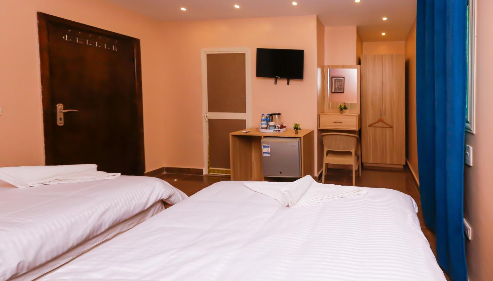 Pyramids Express View Hotel Kafrat al Jabal ภายนอก รูปภาพ