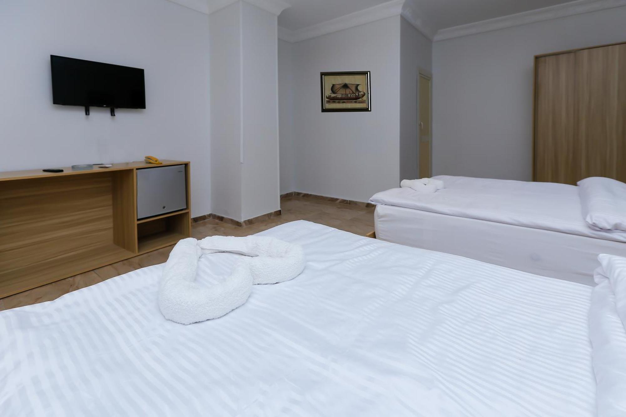 Pyramids Express View Hotel Kafrat al Jabal ภายนอก รูปภาพ
