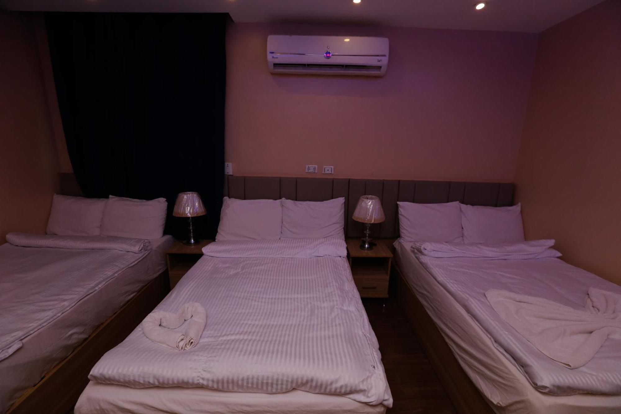 Pyramids Express View Hotel Kafrat al Jabal ภายนอก รูปภาพ