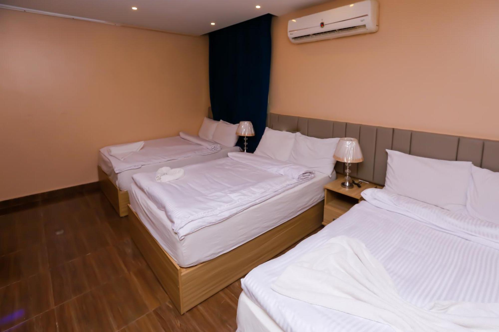 Pyramids Express View Hotel Kafrat al Jabal ภายนอก รูปภาพ