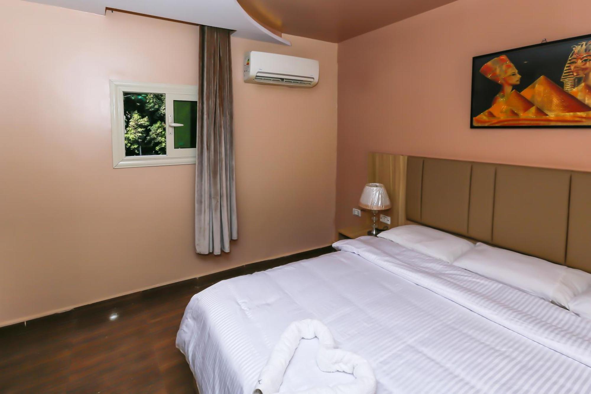 Pyramids Express View Hotel Kafrat al Jabal ภายนอก รูปภาพ