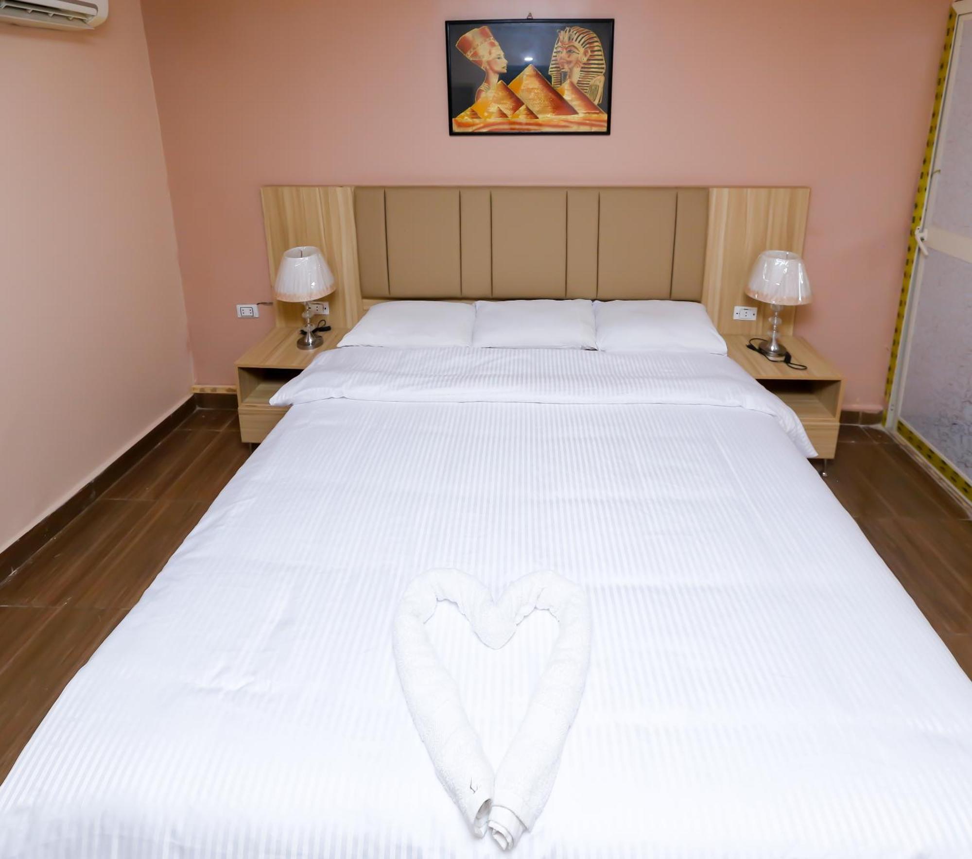 Pyramids Express View Hotel Kafrat al Jabal ภายนอก รูปภาพ