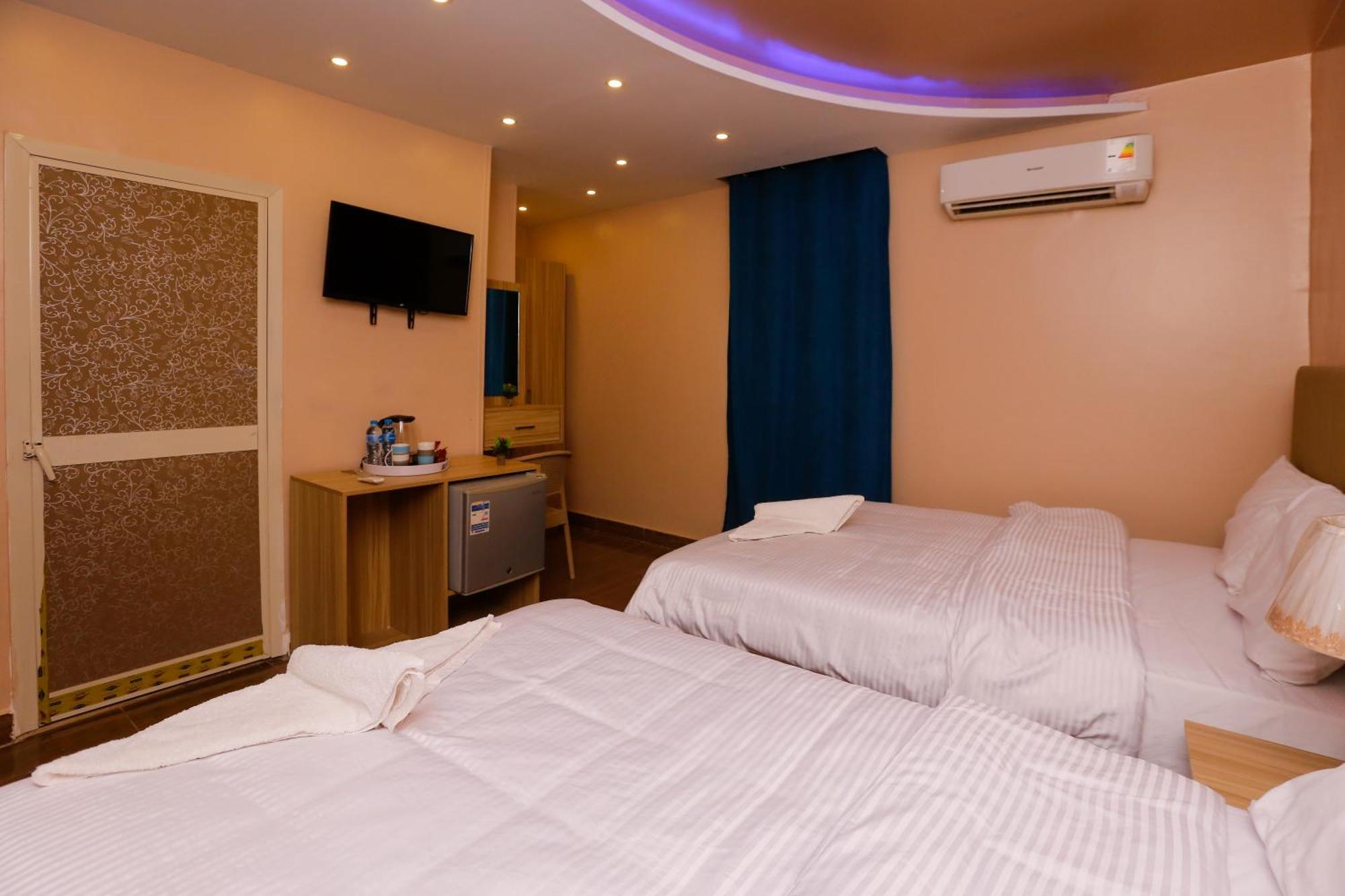 Pyramids Express View Hotel Kafrat al Jabal ภายนอก รูปภาพ