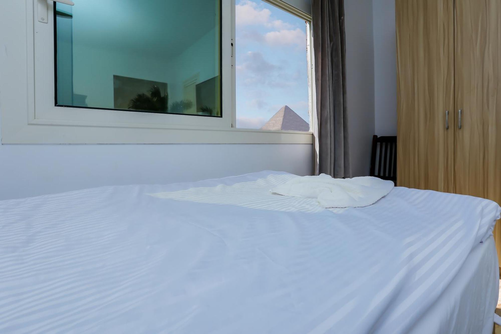 Pyramids Express View Hotel Kafrat al Jabal ภายนอก รูปภาพ