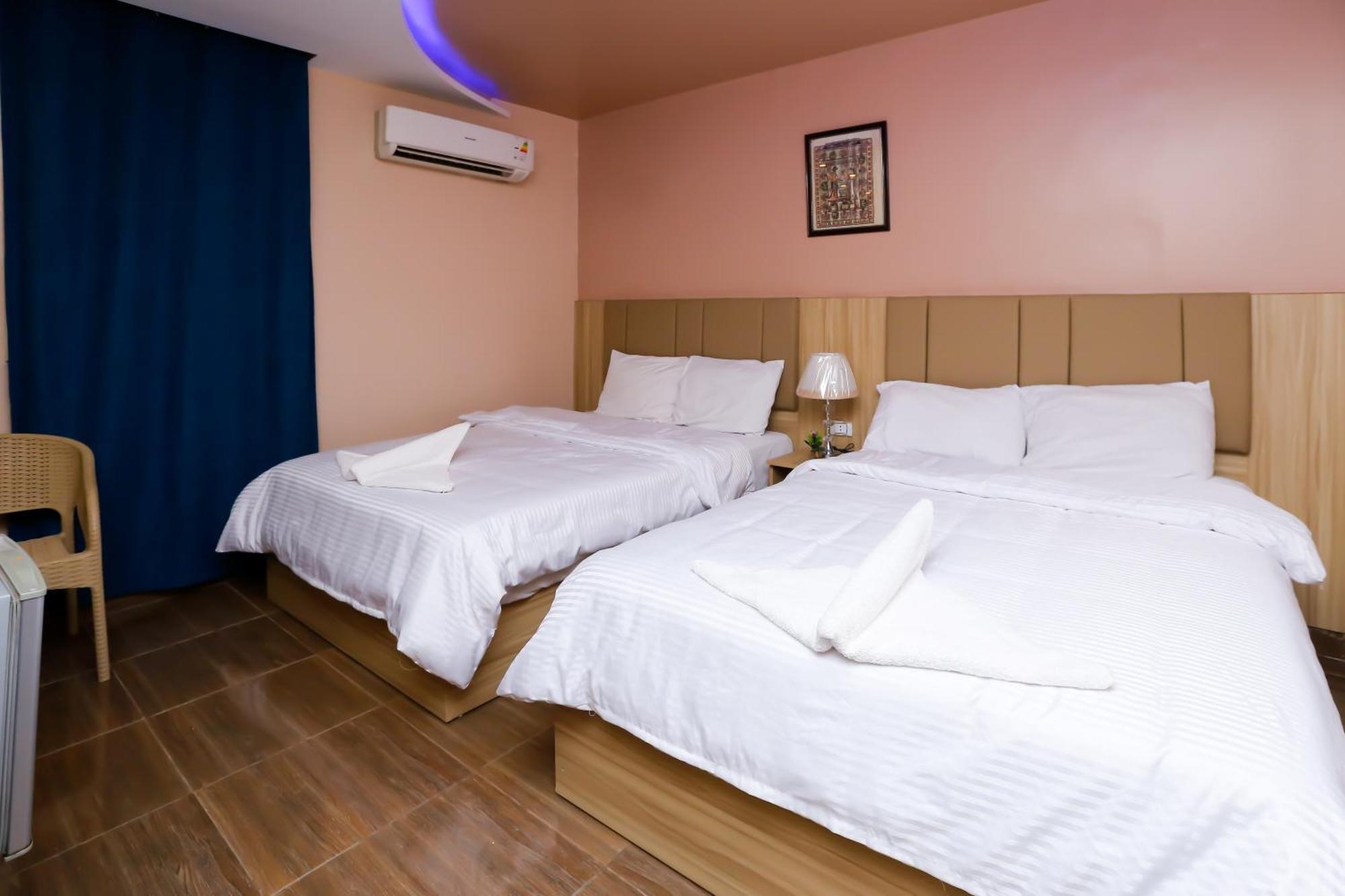 Pyramids Express View Hotel Kafrat al Jabal ภายนอก รูปภาพ