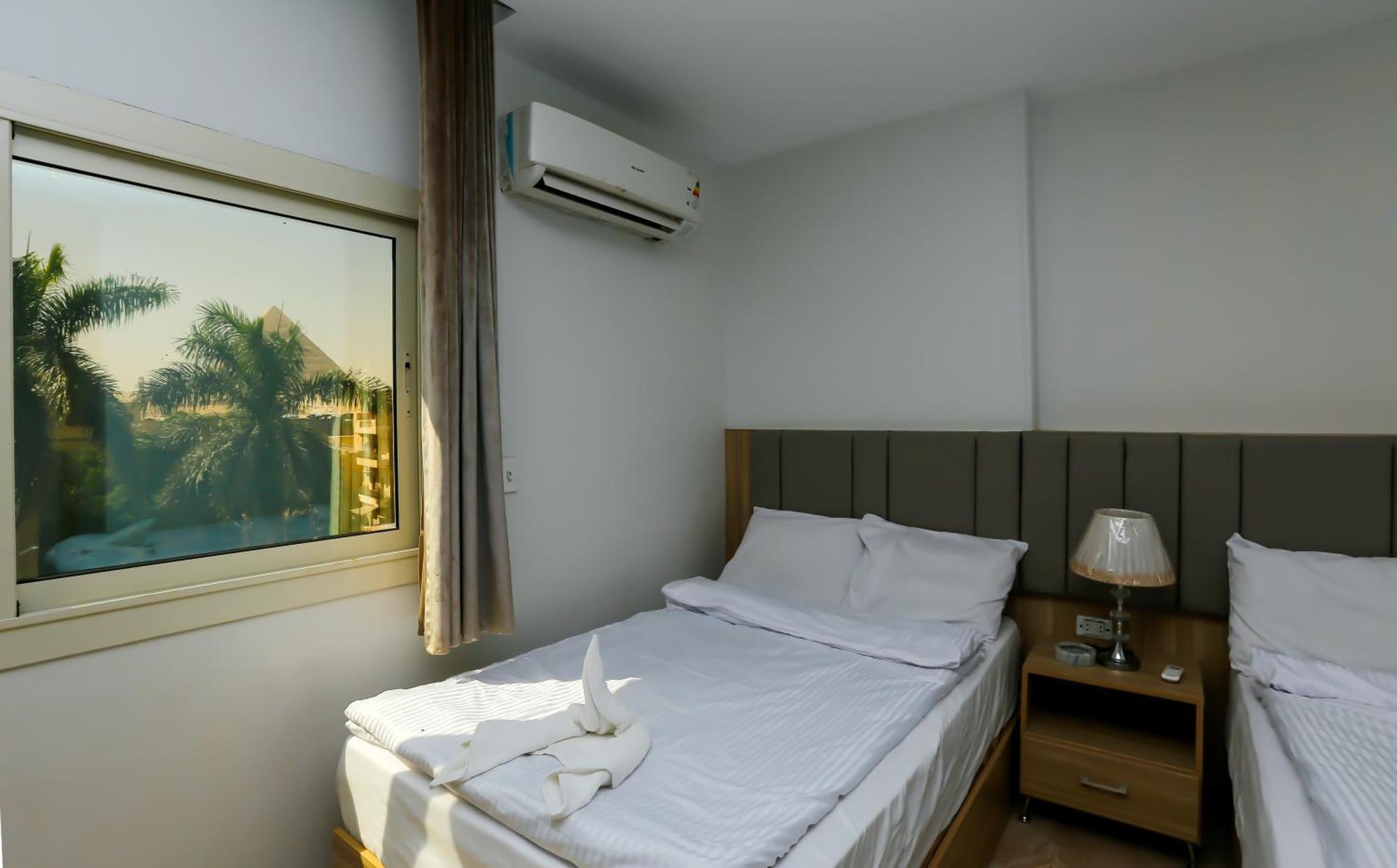 Pyramids Express View Hotel Kafrat al Jabal ภายนอก รูปภาพ