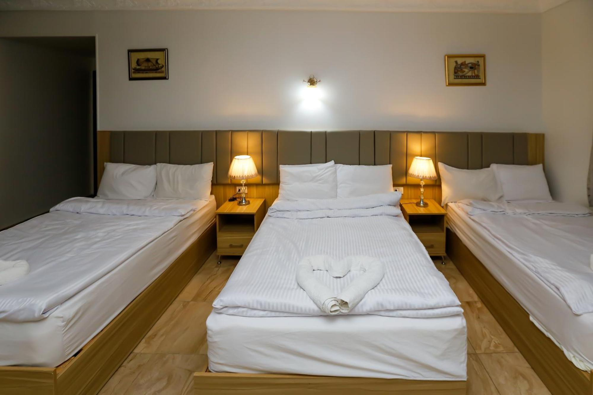 Pyramids Express View Hotel Kafrat al Jabal ภายนอก รูปภาพ