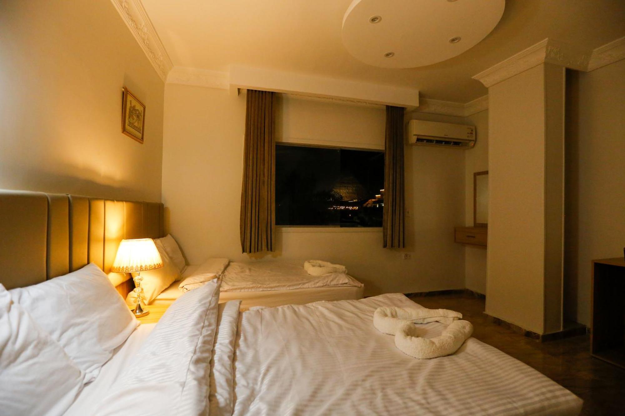 Pyramids Express View Hotel Kafrat al Jabal ภายนอก รูปภาพ