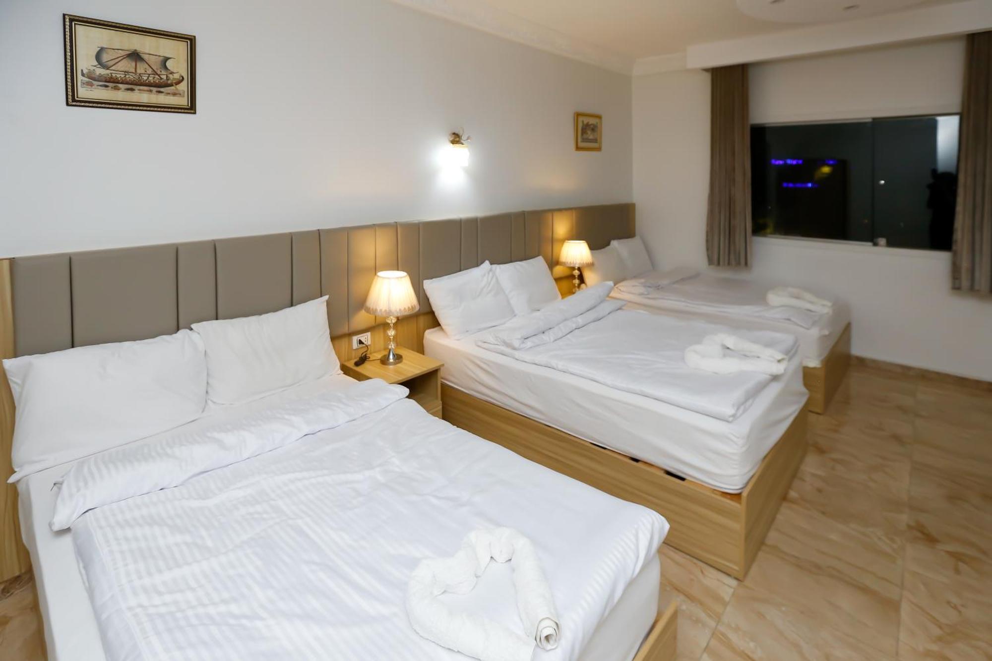 Pyramids Express View Hotel Kafrat al Jabal ภายนอก รูปภาพ