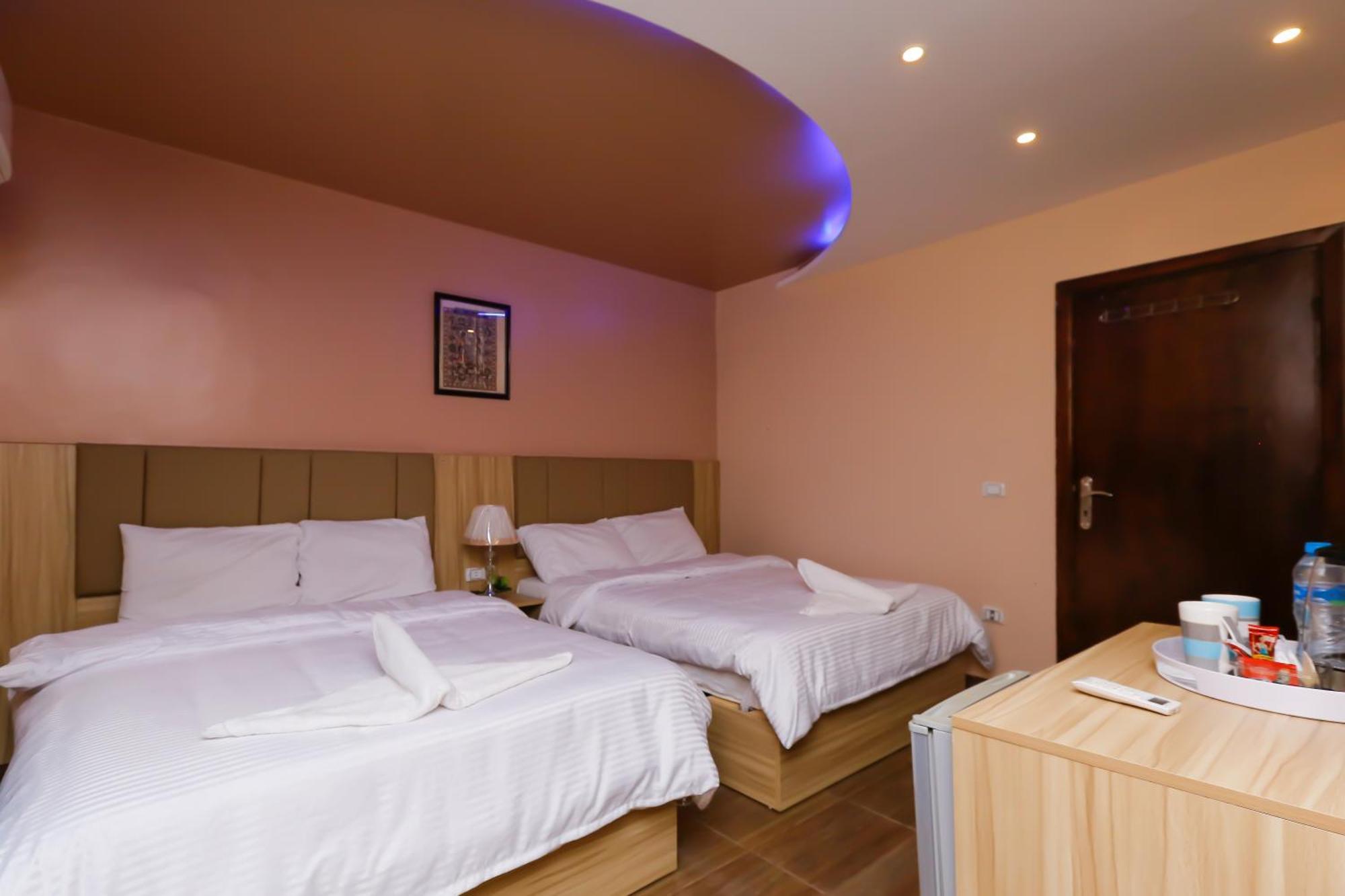 Pyramids Express View Hotel Kafrat al Jabal ภายนอก รูปภาพ