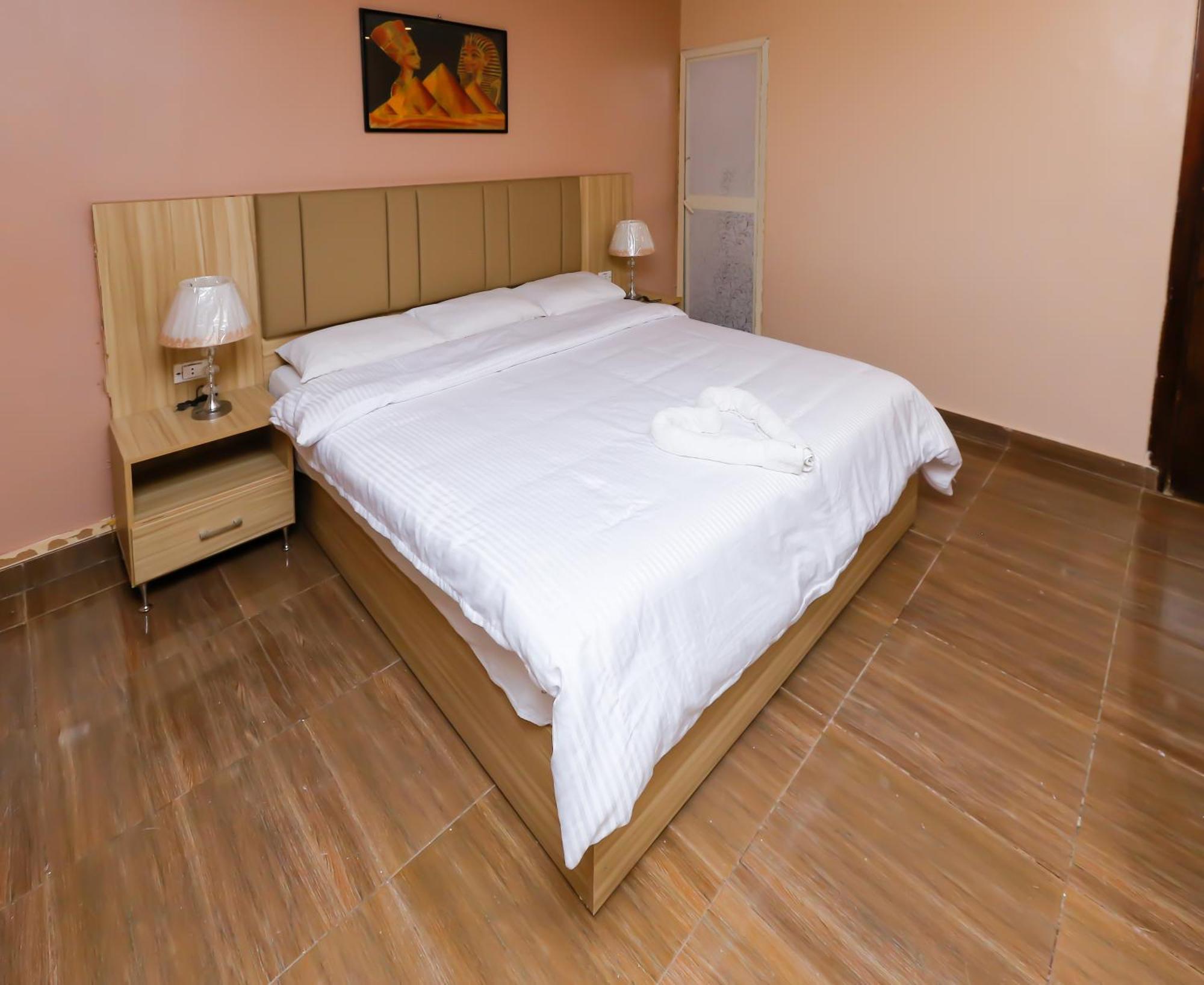 Pyramids Express View Hotel Kafrat al Jabal ภายนอก รูปภาพ
